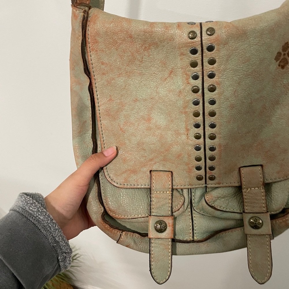 Patricia Nash Armeno Messenger Crossbody Bag - Picture 3 of 11